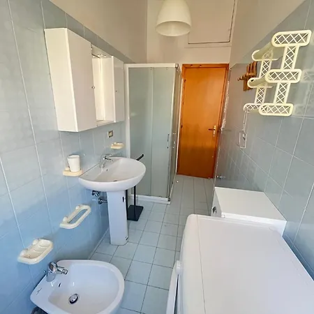 Bilo Franz A Sirolo, Con Garage Daire Sirolo